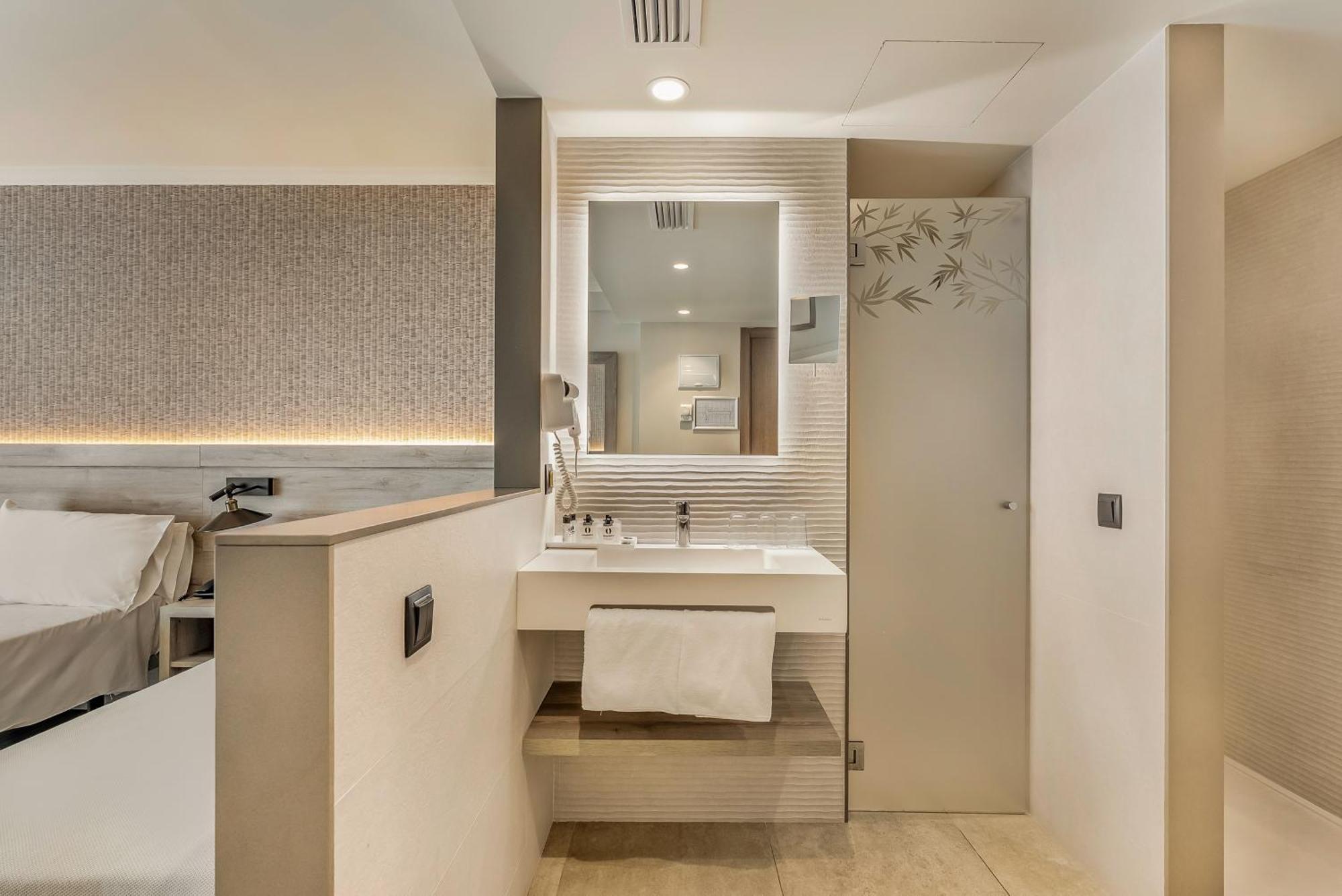 Metropol Hotel 4*